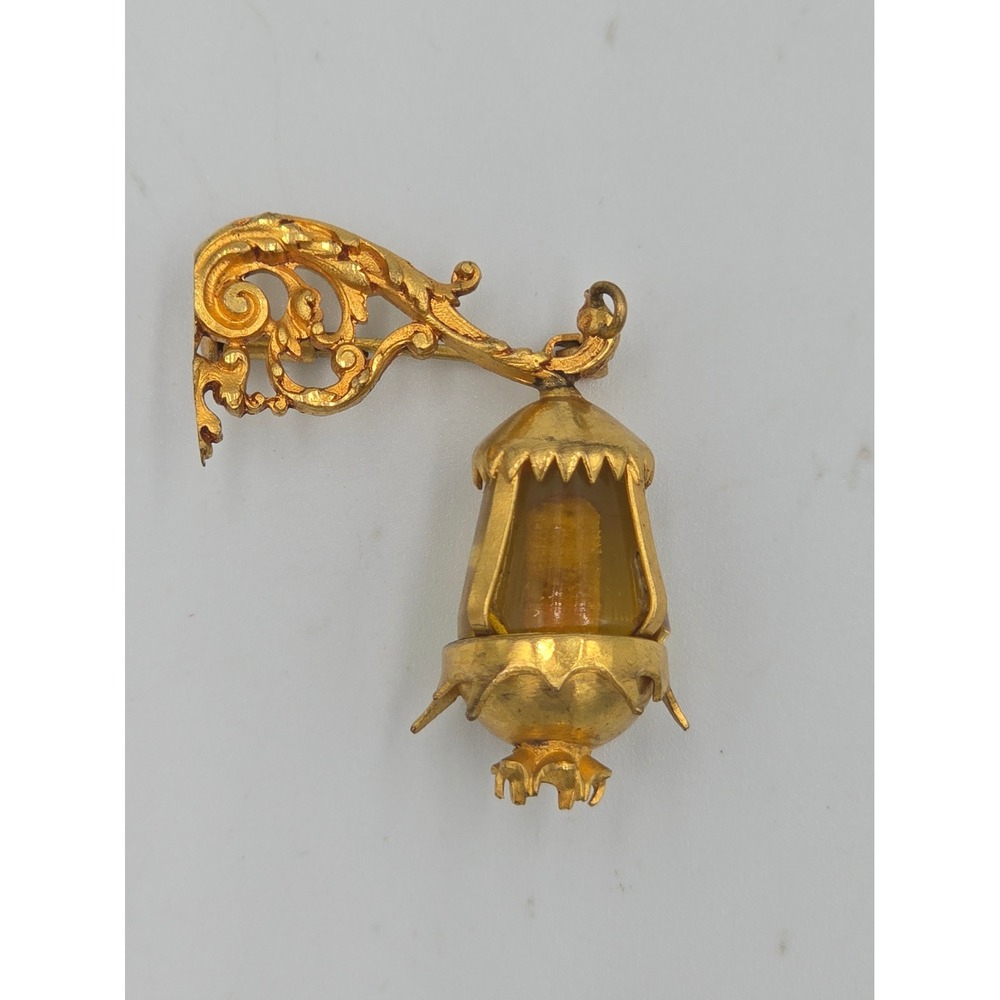Vtg Carriage Lantern Brooch Moveable Hanging Street Lamp Amber Glass Steampunk